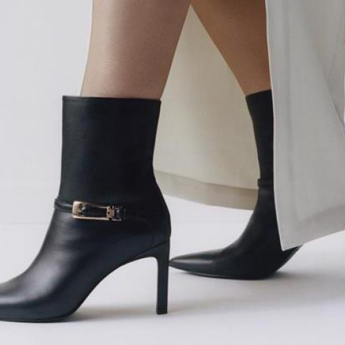 Tendințele toamnei: ghete elegante pentru femei