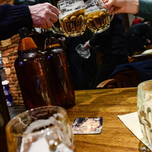 Praga interzice tururile de noapte prin baruri pentru a combate comportamentul deranjant al touristilor