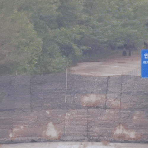 Armata nord-coreeană a distrus drumuri folosite în comerțul intercoreean