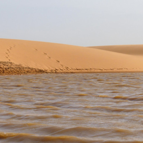 Inundații surprinzătoare în deșertul Sahara
