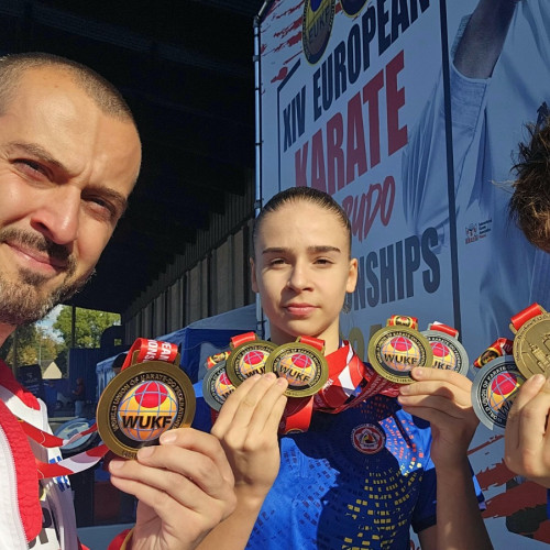 Reprezentanții României la Campionatul European de Karate &amp; Kobudo, câștigă 9 medalii