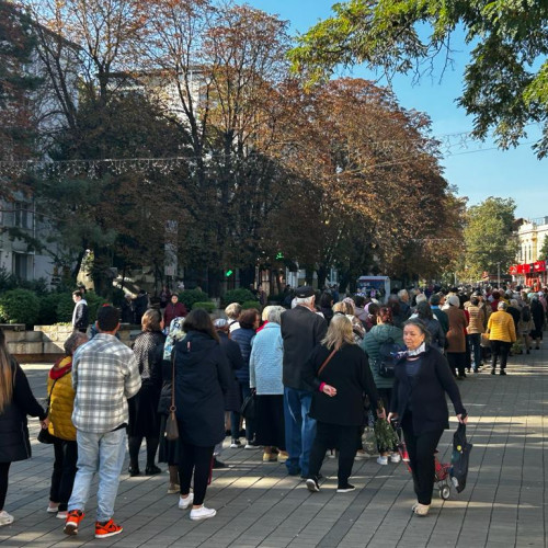 Comportament scandalos în fața unei biserici din Botoșani