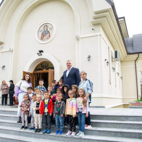 Biserica din cartierul Studio din Buftea strălucește cu ocazia hramului