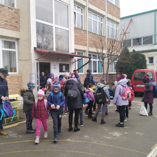 Anul școlar 2024 - 2025 începe cu o vacanță de o săptămână