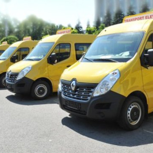 Consiliul Județean Botoșani semnează un contract pentru transportul elevilor