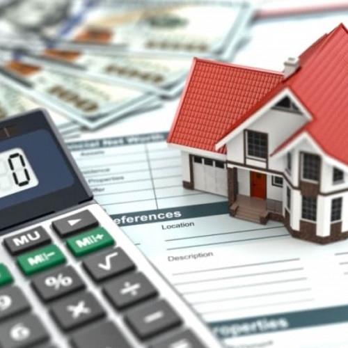 Guvernul amână impozitarea imobililor la valoarea de piață până în 2026