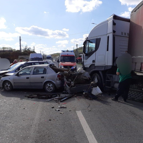 Accident grav în Cluj: O femeie rănită în coliziune