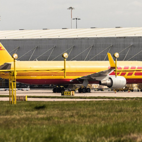 Poliția britanică investighează un incident de incendiu la un depozit DHL din Birmingham