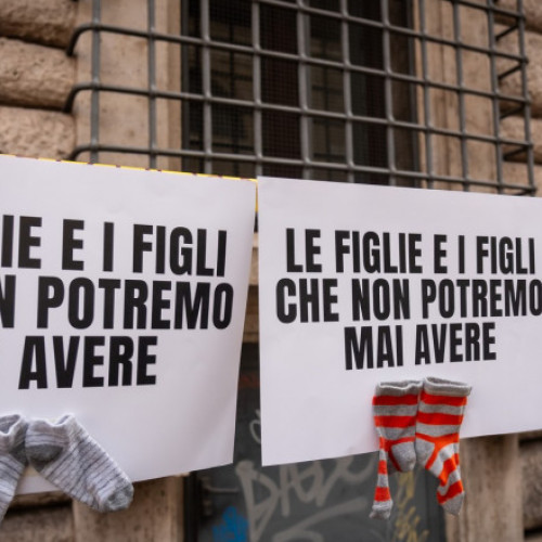 Italia interzice maternitatea surogat pentru cetățeni, cu pedepse severe