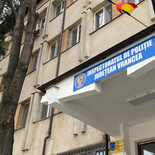 IPJ Vrancea s-a autosesizat în cazul unui agent de poliție care a furat lemne de foc
