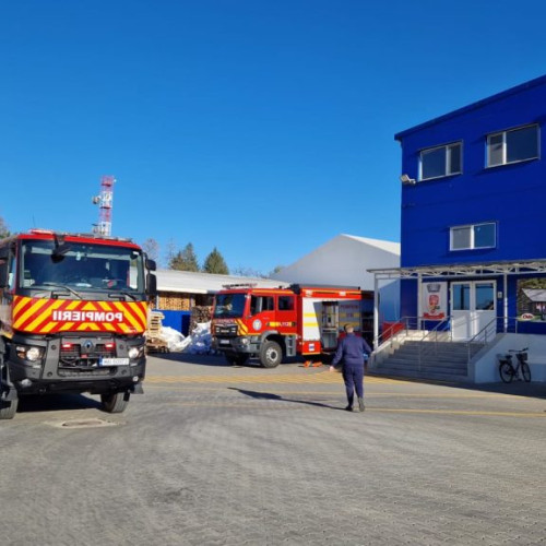 Incendiu la o fabrică din Ghimbav, intervenție rapidă din partea pompierilor