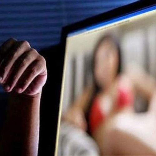 Botoșănean de 29 de ani, trimis în judecată pentru șantaj și viol