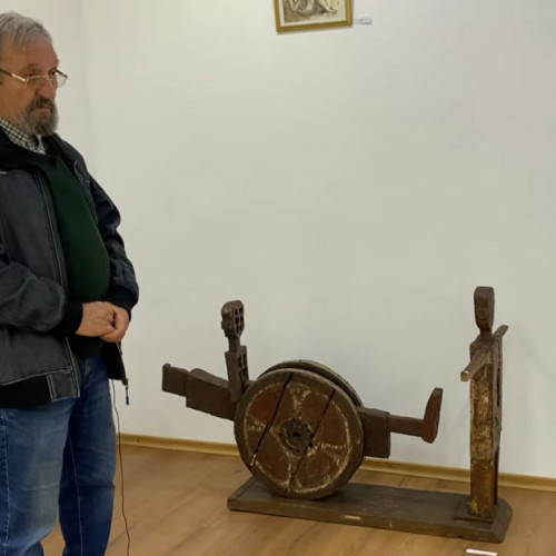 Lucrarea "Cotigari", expusă la Muzeul de Artă Vizuală