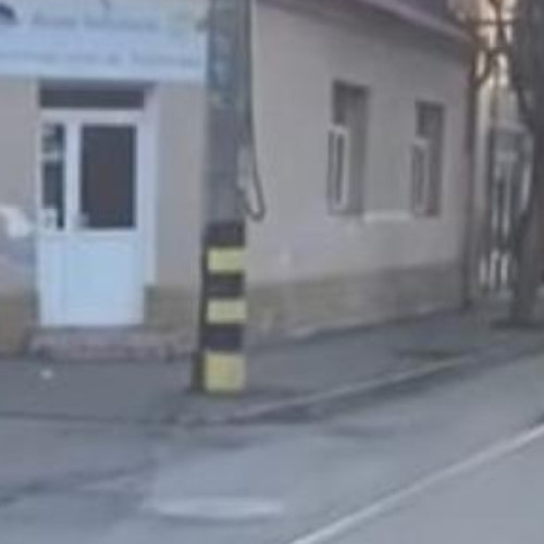 Apel la 112: Bărbat surprins în acte de exhibitionism în Cluj-Napoca