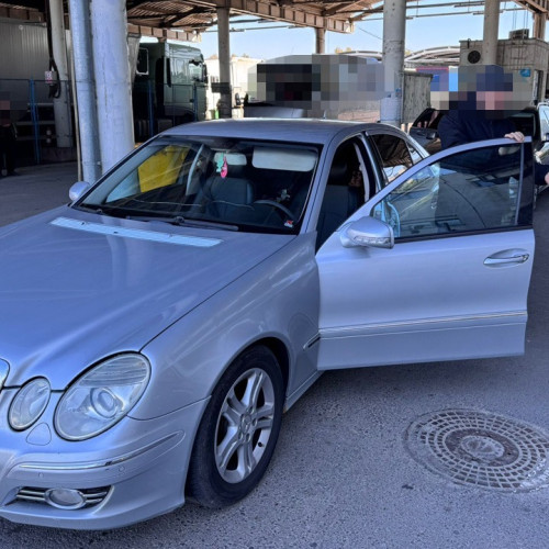 Tânăr american cu permis de conducere fals, prins de polițiștii de frontieră din Botoșani