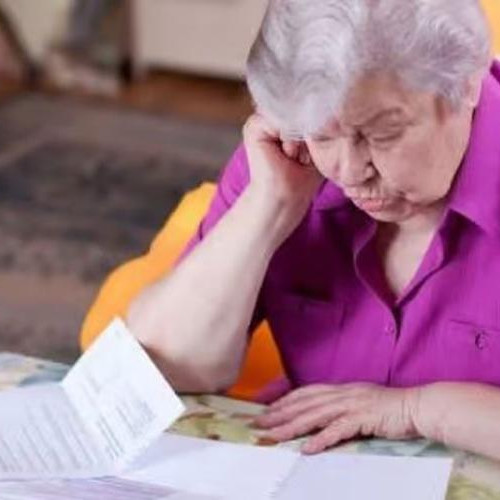 Locuitorii din zonele poluate din România ar putea ieși la pensie mai devreme