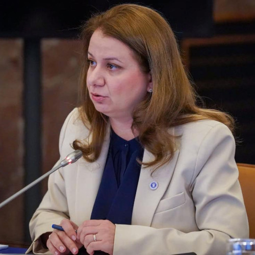 Peste 100.000 de cadre didactice vor beneficia de formare în pedagogie digitală