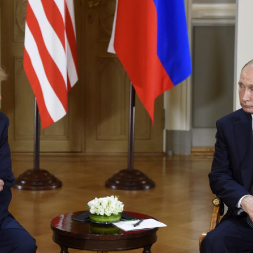 Donald Trump afirmă că l-a amenințat pe Putin cu o lovitură în cazul unei invazii a Ucrainei