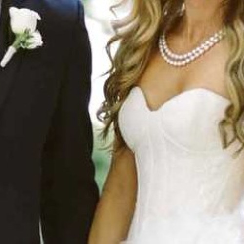 Mirii din Botoșani au fost salvați de artistul Ionel Pădurariu după ce au uitat darul de nuntă