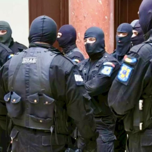 Percheziții în Argeș pentru evaziune fiscală, înșelăciune și fals