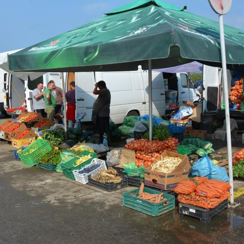 Clujenii pot beneficia de acces auto gratuit la piața Dezmir în weekend