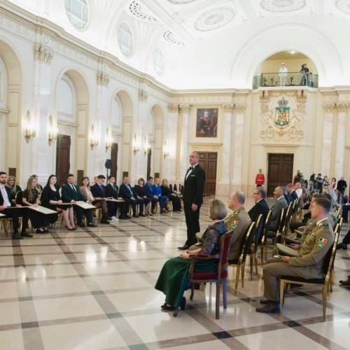 Distincții regale conferite de Custodele Coroanei în Palatul Regal