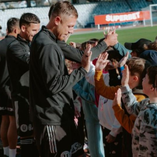 Antrenament special pentru jucătorii &quot;U&quot; Cluj, cu surprize din partea elevilor