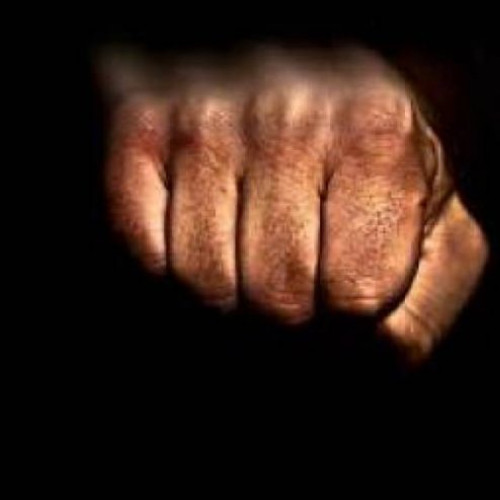 Tânăr de 33 de ani reținut pentru agresiune la Baia Mare