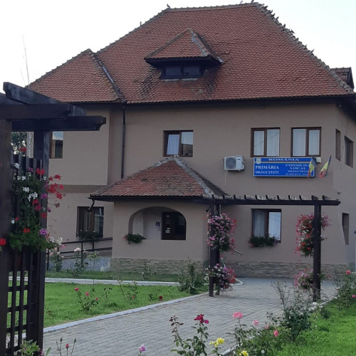 Procurorii efectuează percheziții în Dragotești într-un caz de delapidare