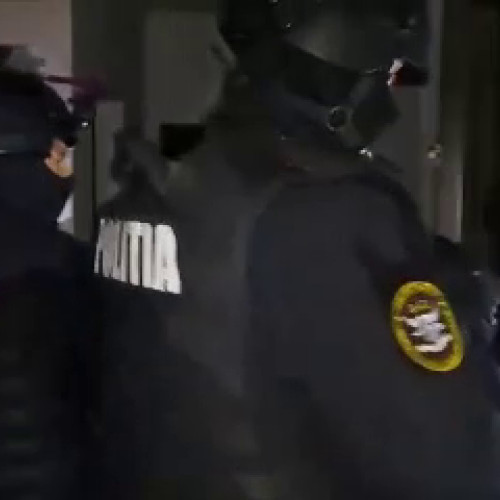 Bărbat lăsat fără 5.000 de euro în cont după ce un consătean i-a găsit cardul