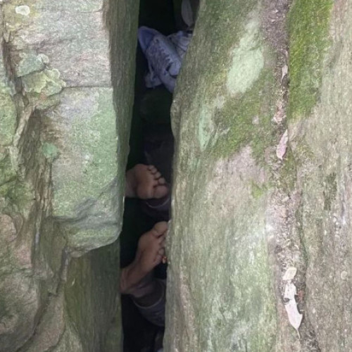 O tânără a fost salvată după ce a petrecut ore întregi blocată cu capul în jos în Australia