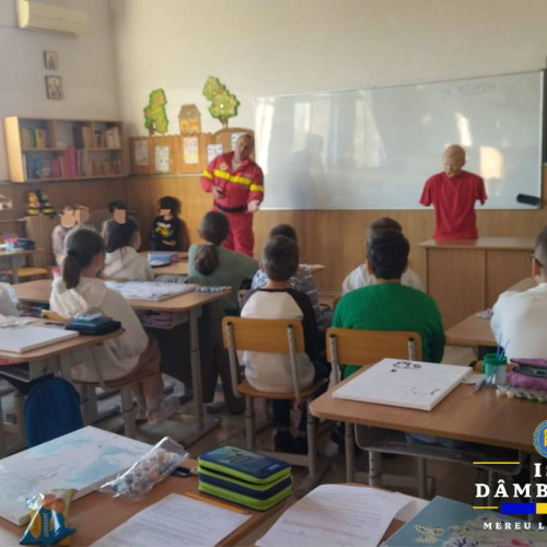 Sesiune de educație preventivă la Școala Gimnazială "Vasile Cirlova" din Târgoviște
