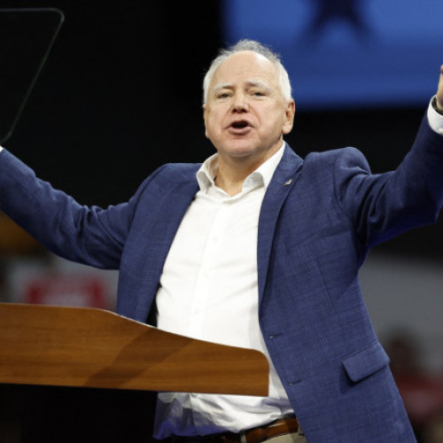 Agențiile de informații americane avertizează despre dezinformări vizând pe Tim Walz