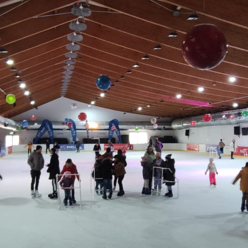 Patinoarul de la Cornisa se deschide