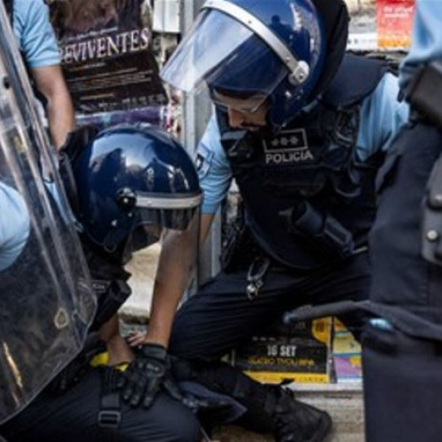 Violente în suburbii Lisabonei după moartea unui bărbat de culoare