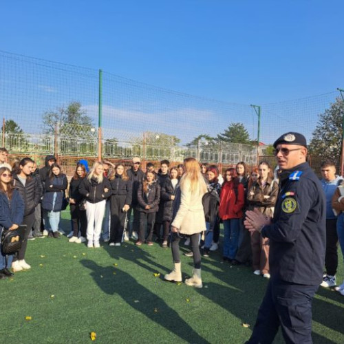 Activități informative pentru elevi la Dorohoi și Sendriceni