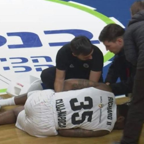 Accidentare gravă pentru Patrick Richard în timpul meciului U-BT Cluj-Napoca