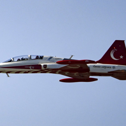 Turcia efectuează lovituri aeriene în nordul Siriei și Irakului