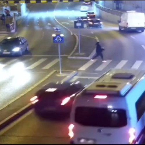 Tânăr de 27 de ani, grav rănit pe trecerea de pietoni