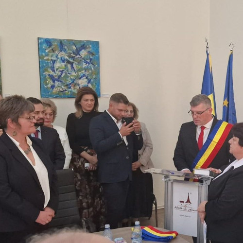 Noul primar Dragos Crisan a preluat mandatul la Aiud