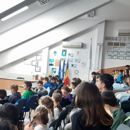 Campania "Tacerea e tot violenta! Vocea ta e solutia" se desfasoara in Botosani