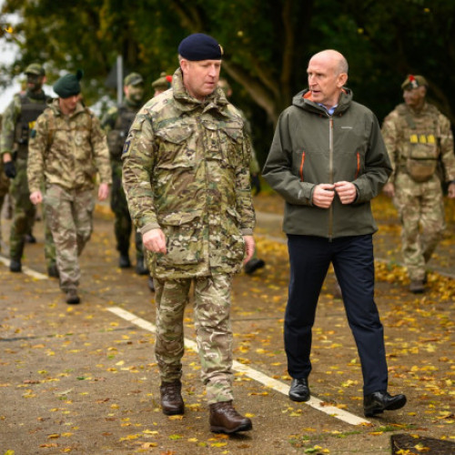 Ministrul britanic al Apărării avertizează că forțele armate nu sunt pregătite pentru o invazie