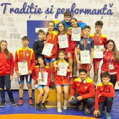 CS Petrolul strălucește la Finala Campionatului Național de Lupte