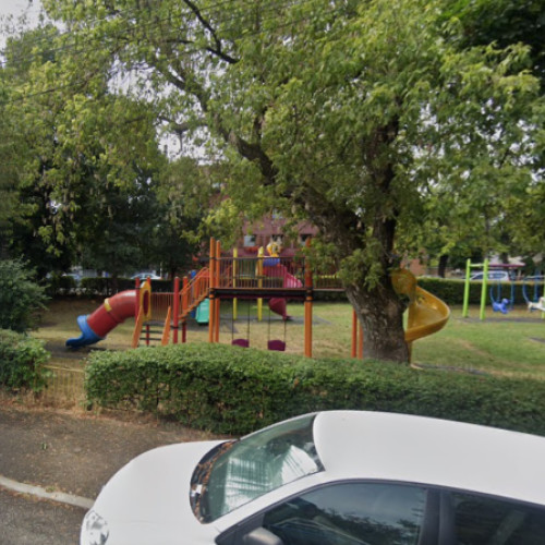 Incident grav în parc din Gheorgheni, un copil de aproape doi ani s-a accidentat