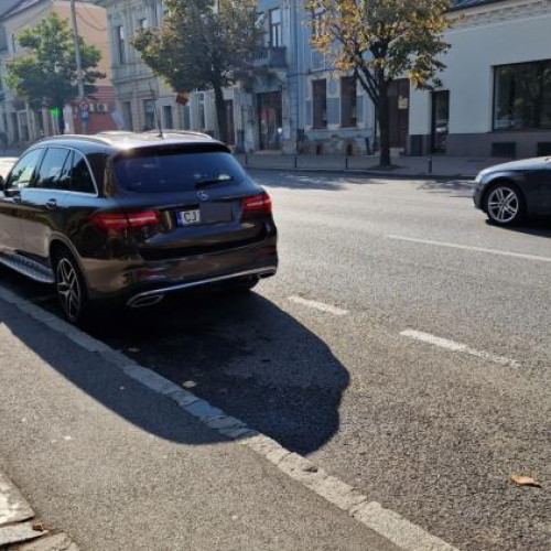 Traficul din Cluj-Napoca, complicat de obiceiuri proaste de parcare
