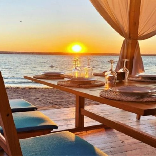 Românii ar putea primi banii înapoi pentru vacanțe afectate de vreme