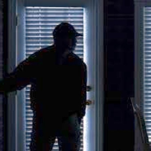 Furt din locuință la Baia Mare: un suspect reținut