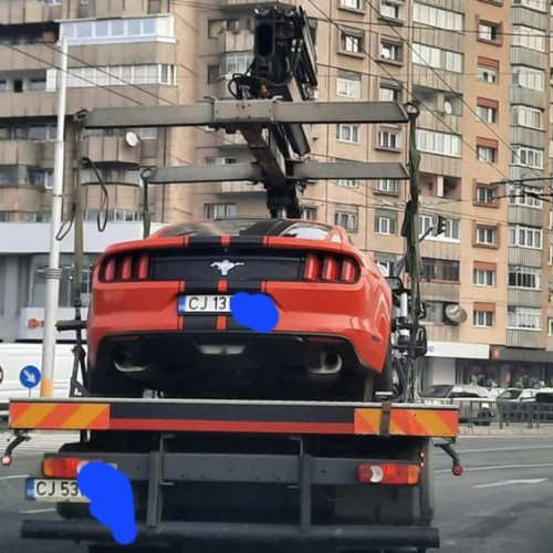 Bolid de lux ridicat de Regia Autonomă a Domeniului Public în Cluj-Napoca