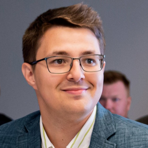 Cristian Ghinghes devine editor la Ziarul de Bacău