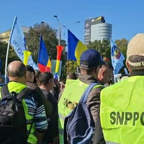 Polițiștii amenință cu neasigurarea pazei în sectoarele de votare